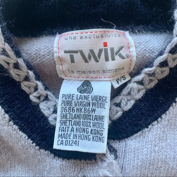 🚫SOLD🚫 VINTAGE Lilac Half Button Virgin Wool Knit Sweater - Picture 3 of 3